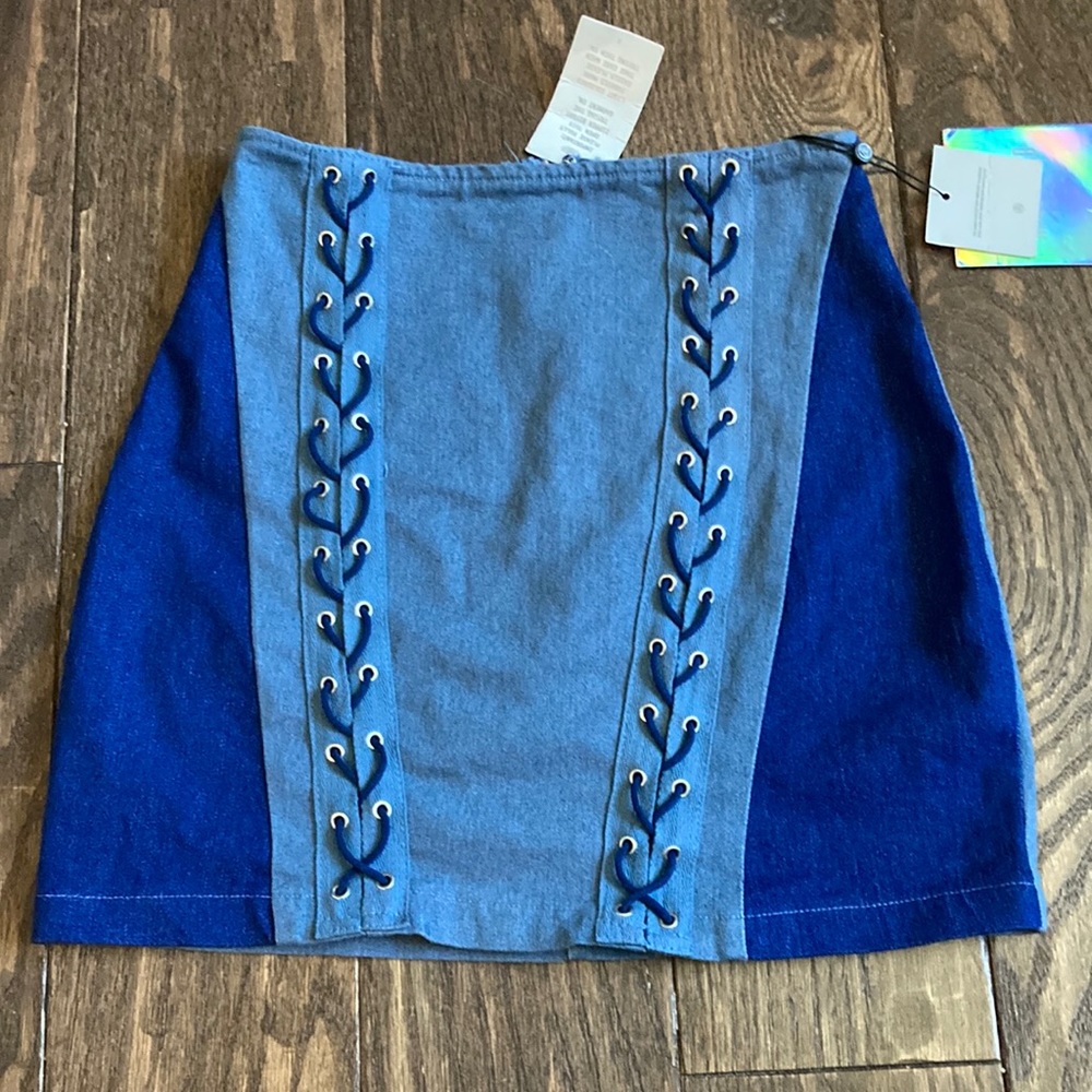 Lace up skirt